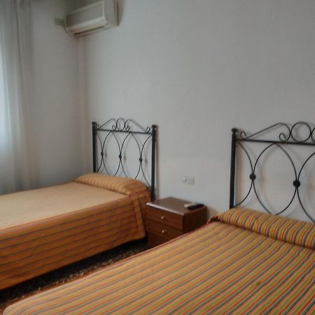 Antolin Guest House Minaya Habitación foto